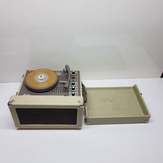 Vintage Newcomb Portable Record Player P/R image number 1