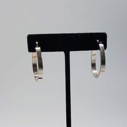 JCM 14k White Gold Oval Hoop 1 Inch Earrings 1.8g alternative image