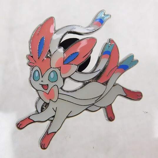 Lot of 2 Pokemon TCG Pins w/ 2021 Sylveon Pin image number 2