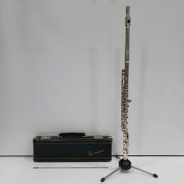 Bundy by Selmer Silver Plated Flute with Gemeinhardt Hard Case alternative image