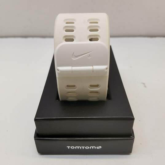 Nike+ SportWatch GPS Powered by TomTom (White) image number 4
