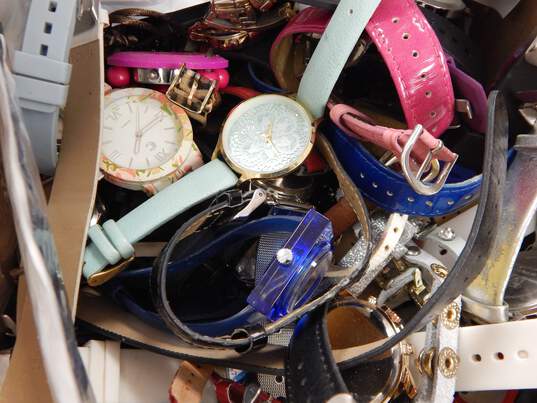 8.2lbs BULK Watches & Watch Parts image number 3