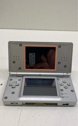 Nintendo DS Lite- Silver alternative image