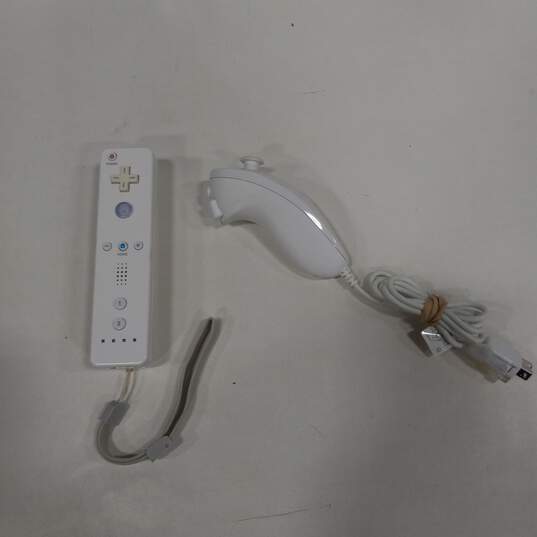 Wii Console image number 2