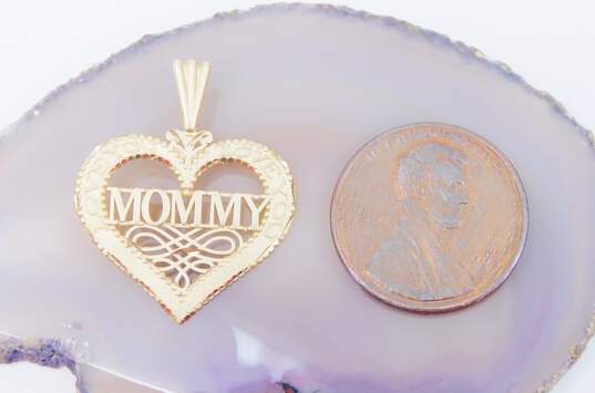 14k Yellow Gold Mommy Heart Etched Pendant 1.5g image number 4