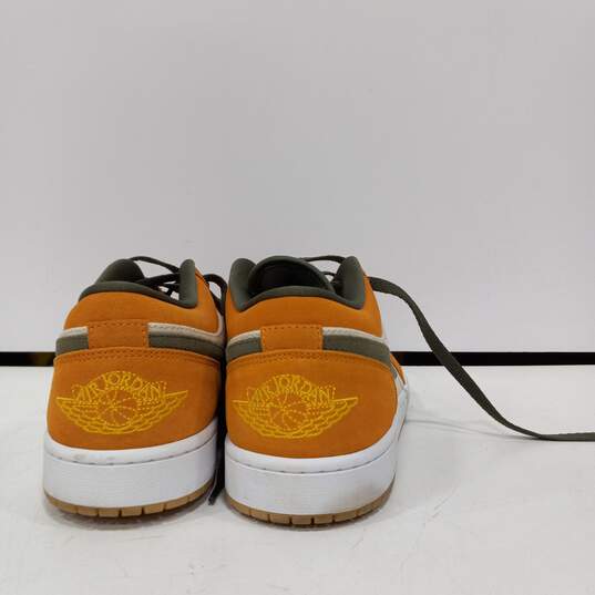 Men's Air Jordan Low Top Sneakers Size 10.5 image number 3