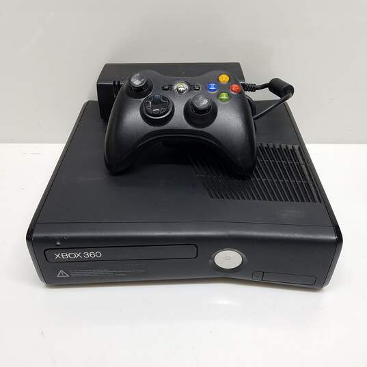 Microsoft Xbox 360 Slim 320BG Console Bundle Controller & Games #4 image number 2