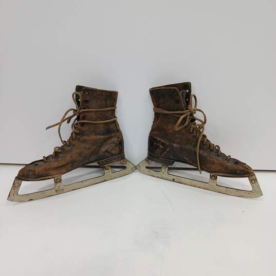 Vintage Winslow Skates Leather Lace Up Ice Skates image number 2