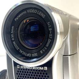 Panasonic VDR-D100 DVD Camcorder alternative image