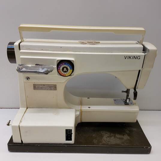 Viking Husqvarna Sewing Machine 63 60 image number 1