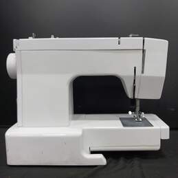 Euro-Pro White Sewing Machine In Case Model EP382 alternative image