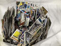 LOTS OF SPORTS CARDS