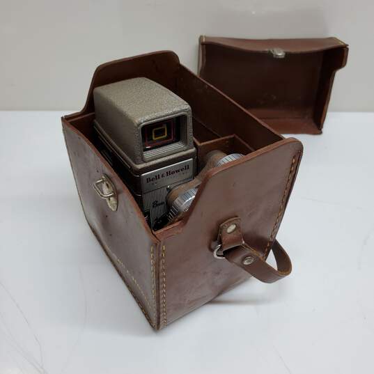 Vintage 8mm Video Camera - Bell and Howell 252 with 3-Lens Adaptor & Leather Case (Untested) image number 5