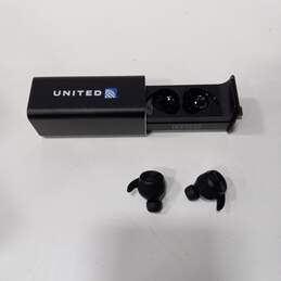 United Airlines Gift Bundle alternative image