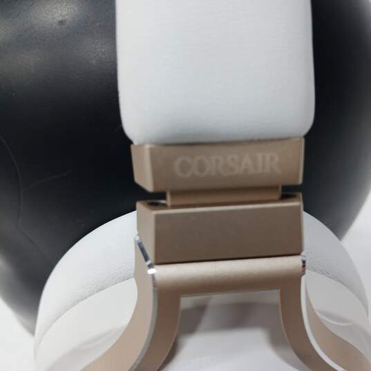 Corsair Virtuoso RGB Wireless Headphones image number 3