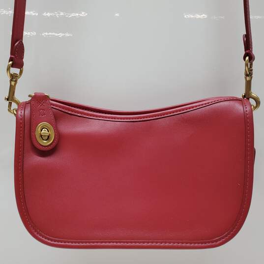 Coach Swinger Leather Crossbody Clutch w/ Chain Red Apple C5812 image number 3