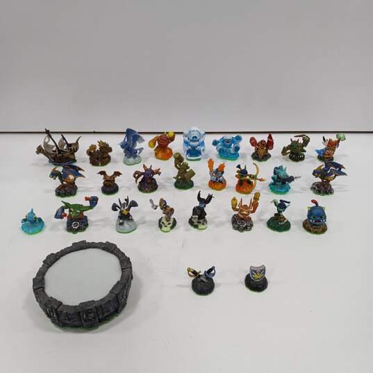 Bundle of 27 Skylander Figurines image number 1