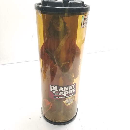 Hasbro 10940 Signature Series Planet of The Apes Gorilla Soldier Action Figure image number 2