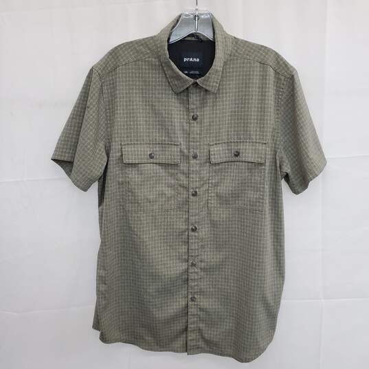 MEN'S PRANA CHECKERED PATTERN BUTTON UP SHIRT SZ SMALL image number 1