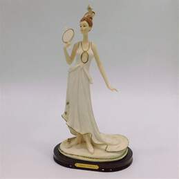 Elegante Collection Lady Figurine