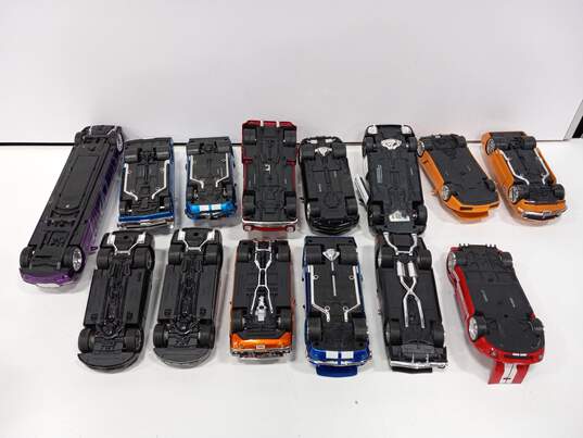 Lot of 14 Maisto 1:24 Scale Diecast Model Cars image number 4