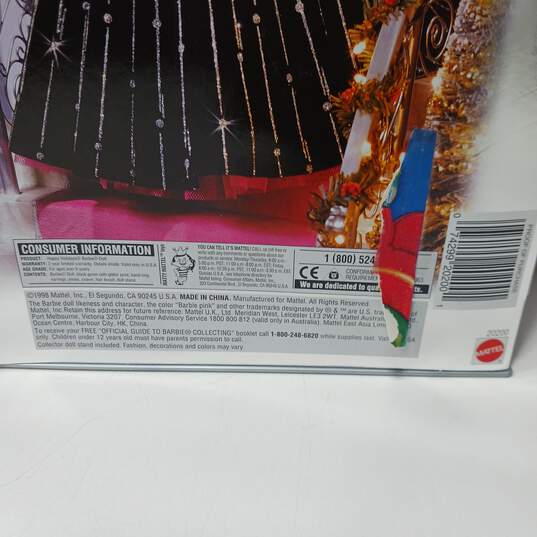 Special Edition Happy Holidays Barbie Doll w/Box image number 4