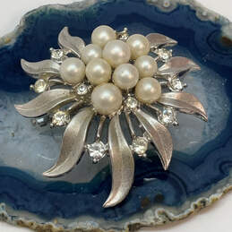 Designer Trifari Silver-Tone Flower Classic Cultured Pearl Brooch Pin
