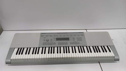 Casio WK-225 76-Key Electronic Keyboard image number 2