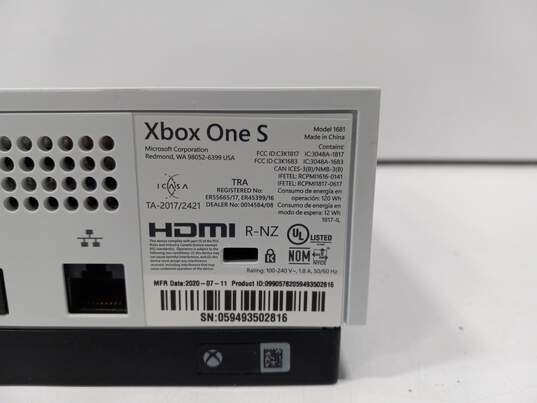 Microsoft Xbox One X White Console Game Bundle image number 4