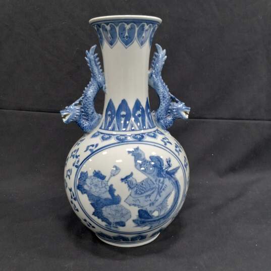 Chinese Ornate Pottery Vase image number 3