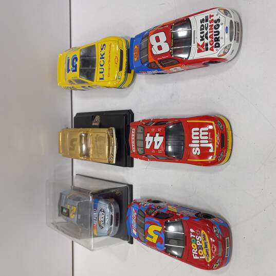 Lot of 6 Mixed Scale Nascar Model Cars image number 1