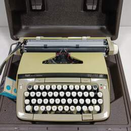 Smith Corona Galaxie 12 Manual Typewriter in Hard Case