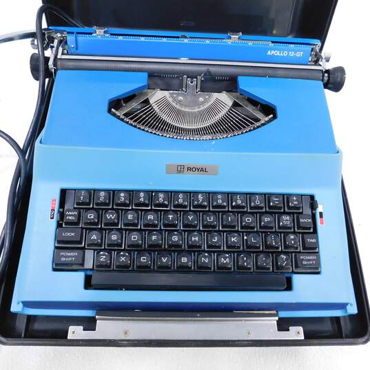 Vintage 1970s Royal Apollo 12-GT Ocean Blue Electric Typewriter Japan w/ Case image number 2