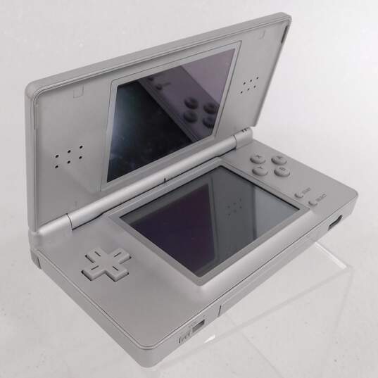 DS Lite w/Charger image number 2