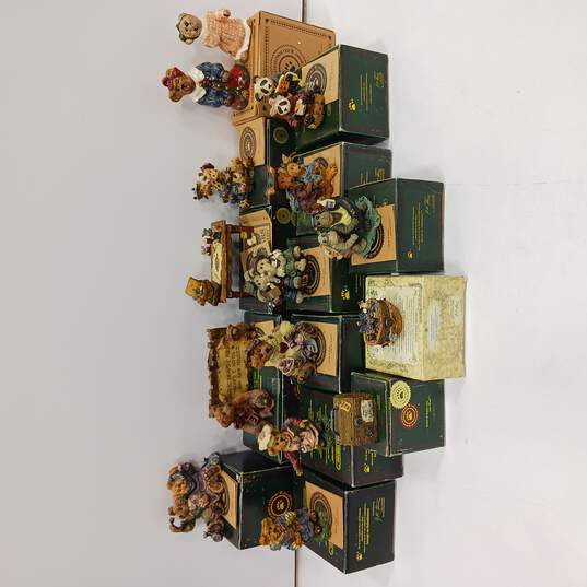 Lot of 15 Assorted Boyds Bears Figurines in Box image number 1