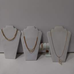 5pc Bundle of Assorted Gold Tone Jewelry