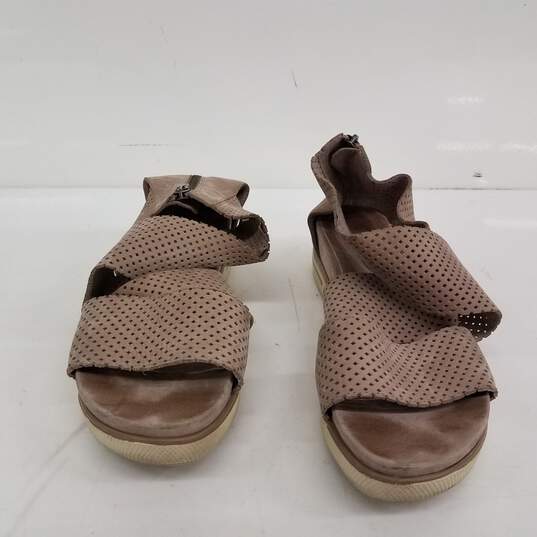 Eileen Fisher Beige Sport Sandals Size 8.5 image number 3