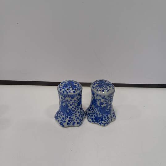 Bundle of 3 Blue & White Salt/Pepper Shaker Sets w/ Box image number 3