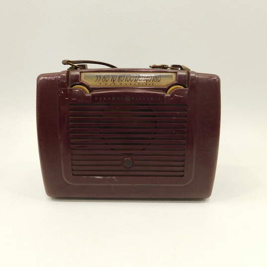 Vintage 1940’s GE General Electric Model 150 Portable AM Radio image number 1