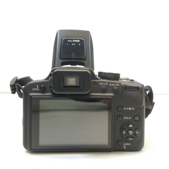 Panasonic Lumix DMC-FZ47 12.1MP Digital Camera image number 4