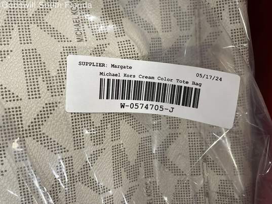 Michael Kors Cream Color Tote Bag image number 6