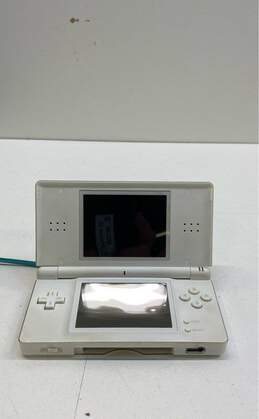 Nintendo DS Lite- White alternative image