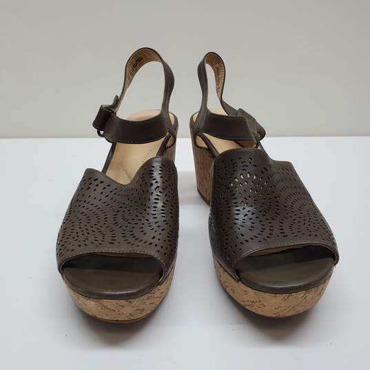 Clarks Maritsa Nila Wedge Women's Sandals Khaki Leather Platform Heels Size 8.5 image number 2
