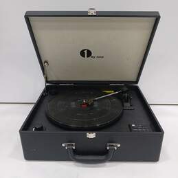 1 by One Black Portable Suitcase Turntable BS008