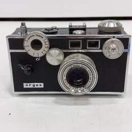 Vintage Argus Camera C3 50 MM W/ Case alternative image