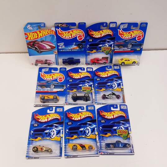Lot of 10 Hot Wheels image number 1