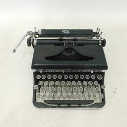 Vintage Royal Quiet De Luxe Portable Manual Typewriter