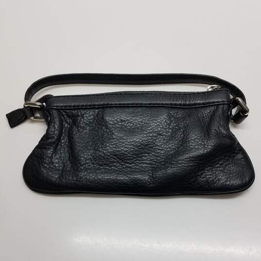 AUTHENTICATED Marc Jacobs Black Leather Handheld Bag image number 2