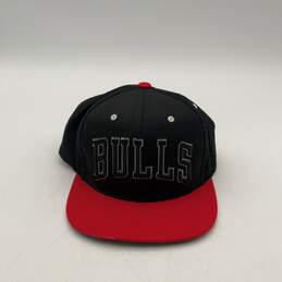 Mitchell & Ness Mens Black Red Chicago Bulls Snapback Basketball Hat One Size