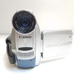 Set of 2 Canon ZR MiniDV Camcorders FOR PARTS OR REPAIR alternative image